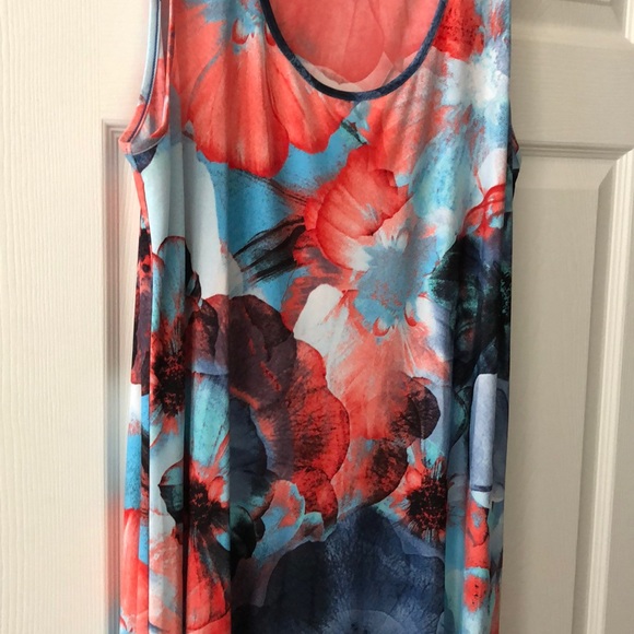 Dress - Picture 2 of 8